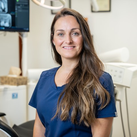 Zobārsts Villa Dental klīnikā Rīgā